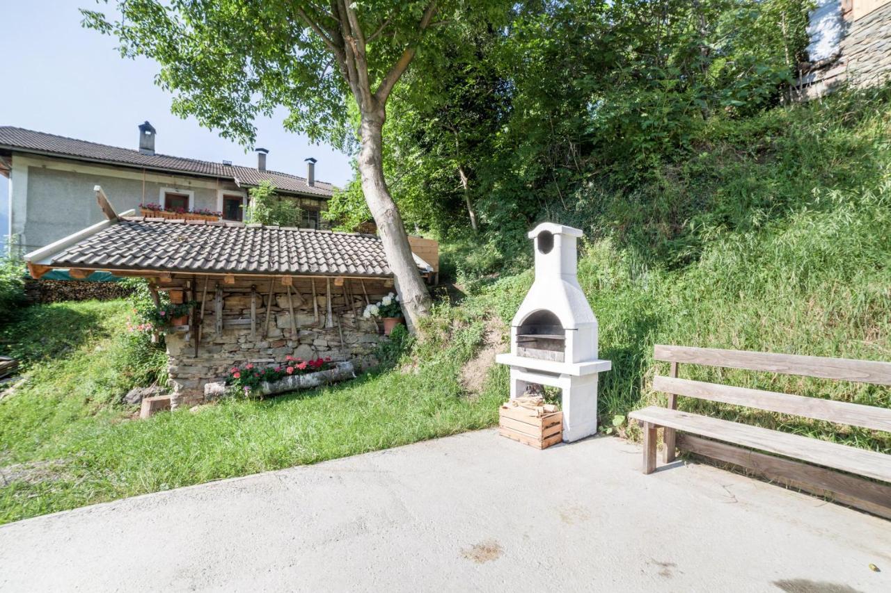 Innergasserhof Ferienwohnung Edelweiss San Martino in Passiria Exterior foto